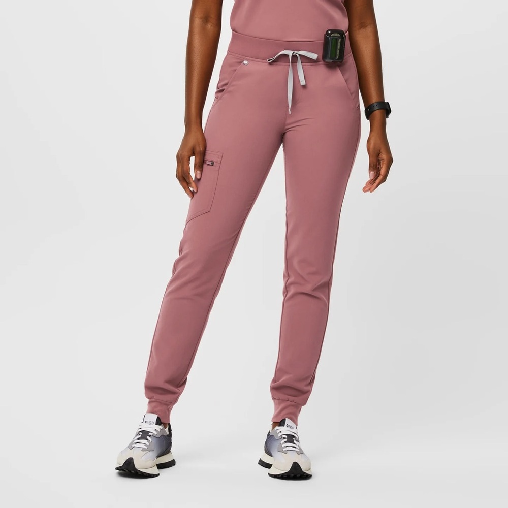 FIGS Zamora Scrub Pants in Mauve